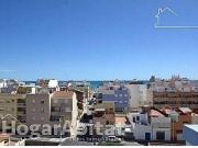 BONITO Y EXTERIOR EN URBANIZACIÓN CON GARAJE Y PISCINA