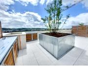 Bordeaux, face à la cité du vin et du pont Chaban Delmas