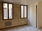 BORDEAUX Saint Michel: T1 en parfait état dans bel...