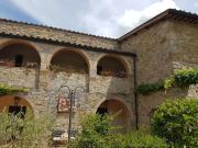 Borgo in pietra con piscina, Casole d'Elsa, Siena...