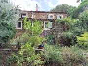 Bormes Village: Maison en pierre de Bormes avec jardin