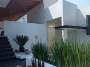 Bosque Esmeralda, venta casa,amplio jardín