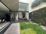 Bosque Real, venta casa con gran diseño! En calle privada