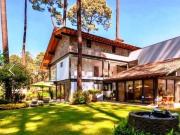 BOSQUE VERDE, Circuito Avándaro, Valle de Bravo. Casa en...