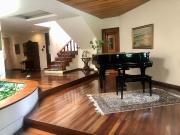 BOSQUES DE LAS LOMAS, Casa en venta rodeada de jardín...