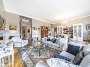 Bourgeois de type 4 pièces avec jardins et garage,...