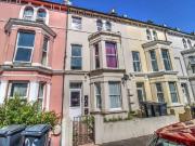 Bourne Street, Eastbourne BN21, 2 bed flat to rent, £950...
