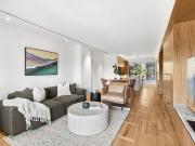 BOUTIQUE APARTMENT WITH DESIGNER FINISHES IN THE ROCKS |...