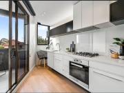 BOUTIQUE HAWKSBURN VILLAGE APARTMENT!