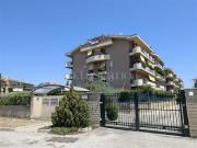 Box di 20 mq a Mezzocammino, Spinaceto, Tor de'...