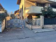 Box / Garage in vendita a Rho MI