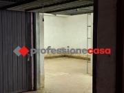 Box/Garage 53mq in vendita a Pomezia