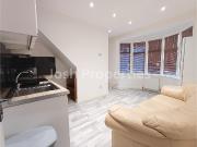 Brancaster Road, Ilford IG2, 3 bed flat to rent, £2,000...