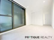 Brand New 2 Bed 1 Bath Apartment in WSP with HUGE...