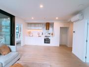 Brand new: 2 bed 2 bath apartment, Level19