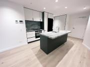 Brand New: 2 Bedroom 2 Bath, Level 37, West Side Place,...