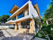 BRAND NEW 3 STOREY, 5 BEDROOM HOUSE WITH POOL & BALCONY...