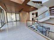 Brand new 3 Storey 5br house with parking for Sale in...