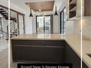 Brand New 3 Storey House for Sale in McKinley Hill,...