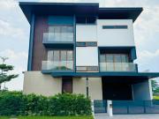 Brand New 3 Storey Single House with swimming pool For...