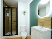 Brand New 7 Bedroom En Suite Apartment Just Minutes from...