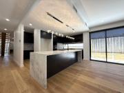 Near New Boutique Townhouse