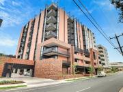 Brand new contemporary apartment with city views and...