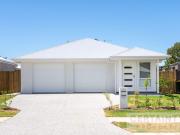 Brand new family home in Beachmere!