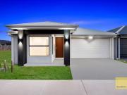 BRAND NEW FULLY UPGRADED HOUSE IN CREEKSTONE ESTATE!