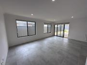 Brand new & great location! 3 x 2 Golf Estate