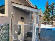 BRAND NEW LEGAL SECONDARY SUITE HAMPTONS