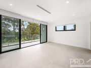 BRAND NEW LUXURY 4 BEDROOM DUPLEX OVERLOOKING EVATT PARK...