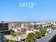 Brand New Luxury Apartment Immersed in Harbour & Nobbys...