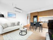 Brand New Luxury One Bedroom Apartment with Yarra River...