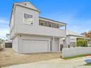 Brand New Luxury Residence Contemporary Elegance in...