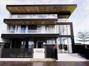 Brand New Modern Elegant High Ceiling Spacious House and...