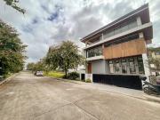 Brand New Prestigious 5 Bedroom House and Lot for Sale...