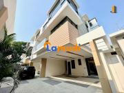 Brand new Townhouse Single Detached New Manila 200sqm