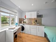 BrandNew Studio with private bathroom&kitchenette