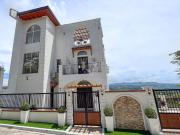 Breathtaking Modern Tropical Rest House For Sale in Town...