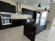 Breathtaking Top Floor Penthouse with Roof Top Hot Tub 3 Bed