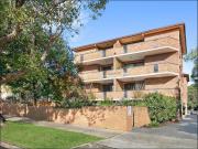 Breathtaking Views from this Beautifully Presented Apartment
