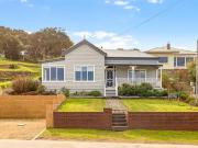 BREATHTAKING VIEWS IN CITY LIMITS A TOTAL CHARMER