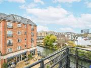 Brentford Lock, Brentford TW8, 3 bed flat to rent,...