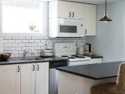 Brentwood Suite. Close to U of C. Train to SAIT & Down...