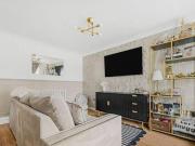 Brickfield Farm Gardens, Farnborough, 1 Bedroom End