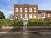 Bridge Road, Chertsey, KT16 1 bed flat to rent £1,400...