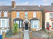 Bridge Road, Grays RM17, 1 bed flat to rent, £1,195 pcm...