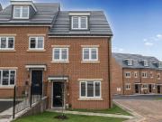 Bridge Walk WF9, 3 bed end terrace house to rent, £1,250...