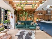 4 Stables Yard, E3 2YQ